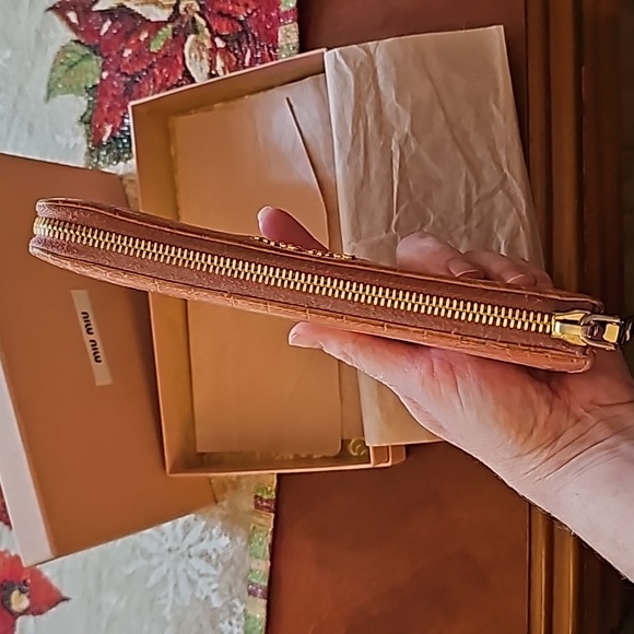 Miu Miu zip around long wallet - Picture 4 of 11